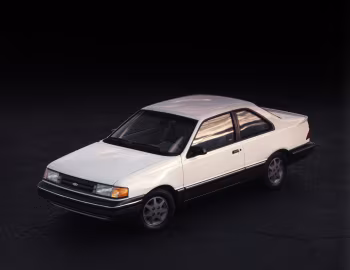 1988 Ford Tempo GL 2-door Sedan (31 66D)