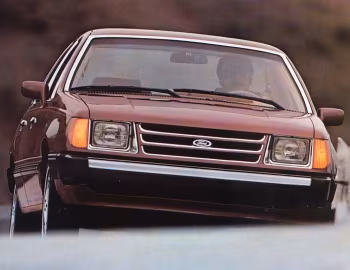 1984–85 Ford Tempo Sedan '05.1983–85