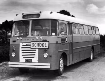 Thames Trader 30 Hawke School bus (B41F)