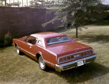 1976 Ford Thunderbird with Lipstick Red Luxury Group (65K)