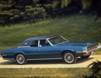 1968 Ford Thunderbird Landau Sedan (65В)