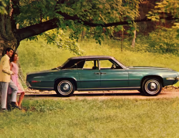 1968 Ford Thunderbird Landau Sedan (65В)