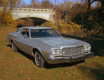 1976 Ford Torino 2-door Hardtop (25 65B)