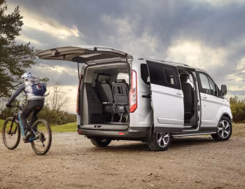 Ford Tourneo Custom Active [UK-spec] '2020–pr.