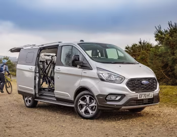 Ford Tourneo Custom Active [UK-spec] '2020–pr.