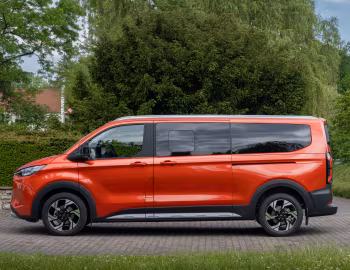 Ford Tourneo Custom Active Plug-in Hybrid L2 [EU-spec] '2023–pr.