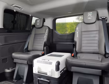 Interior Ford Tourneo Custom Team Sky podium car '2018