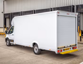 Ford Transit Low Floor Luton Van [UK-spec] '2018–pr.