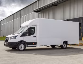 Ford Transit Low Floor Luton Van [UK-spec] '2018–pr.