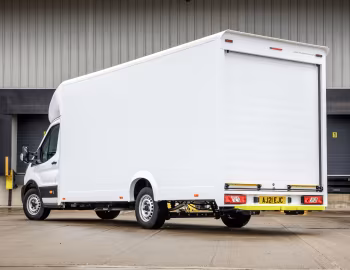 Ford Transit Low Floor Luton Van [UK-spec] '2018–pr.