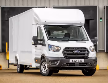 Ford Transit Low Floor Luton Van [UK-spec] '2018–pr.