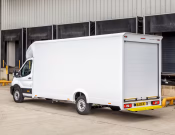 Ford Transit Low Floor Luton Van [UK-spec] '2018–pr.