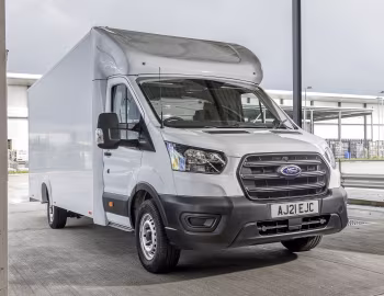 Ford Transit Low Floor Luton Van [UK-spec] '2018–pr.