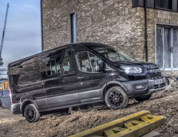 Ford Transit Trail L3H2 Double-Cab-in-Van [UK-spec] '2020–pr.