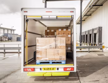 Ford Transit Low Floor Luton Van [UK-spec] '2018–pr.