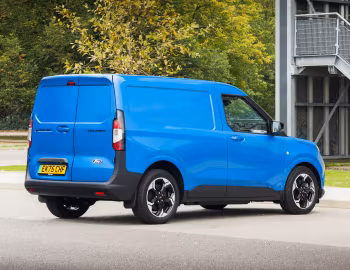 Ford E-Transit Courier [UK-spec] '2024–pr.