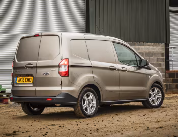 Ford Transit Courier [UK-spec] (JU2) '2018–23