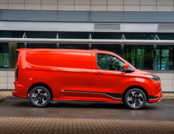 Ford Transit Custom Sport Plug-in Hybrid Van [UK-spec] '2024–pr.