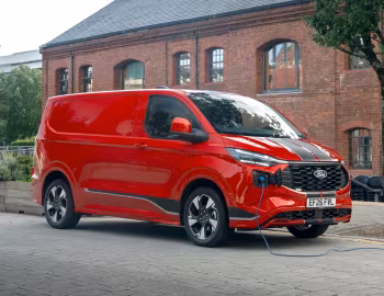 Ford Transit Custom Sport Plug-in Hybrid Van [UK-spec] '2024–pr.