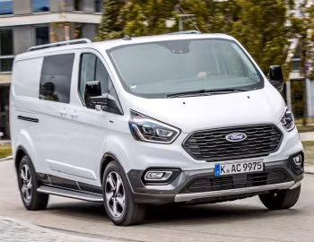 Ford Transit Custom Active LWB Double-Cab-in-Van [EU-spec] '2020–pr.