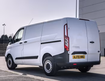 Ford Transit Custom Leader [UK-spec] '2017–pr.
