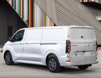 Ford Transit Custom Limited Plug-in Hybrid MultiCab L2 [EU-spec] '2024–pr.