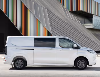 Ford Transit Custom Limited Plug-in Hybrid MultiCab L2 [EU-spec] '2024–pr.