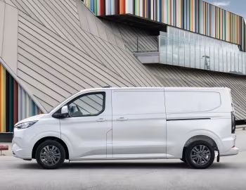 Ford Transit Custom Limited Plug-in Hybrid MultiCab L2 [EU-spec] '2024–pr.