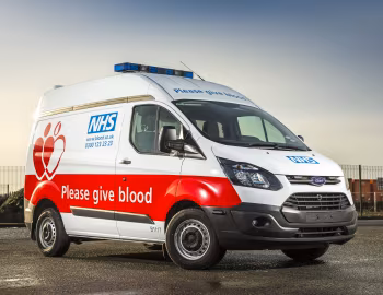 Ford Transit Custom NHS Blood and Transplant Service Van [UK-spec] '2015–17