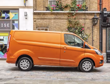 Ford Transit Custom Limited PHEV [UK-spec] '2018–pr.