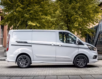Ford Transit Custom Sport EcoBlue Hybrid [EU-spec] '2019–pr.