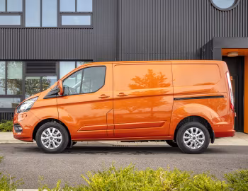 Ford Transit Custom Limited PHEV [UK-spec] '2018–pr.