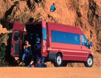Ford Transit Mid-Roof LWB Minibus [UK-spec] (V185) '2000–06
