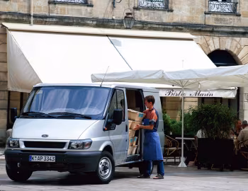 Ford Transit Low Roof Van (V185) '2000–06
