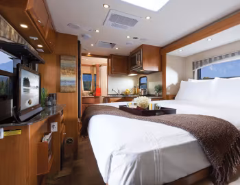 Interior Triple E Regency GT24 '2011–12