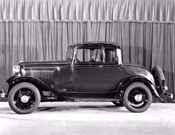 1932 Ford V8 5-window Coupe (18)