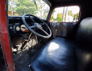 Interior 1936 Ford Model 51 Tow Truck (810)