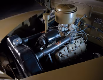 Bajo el capó 1941 Ford V8 C11 ADF Staff Car (11A-79)