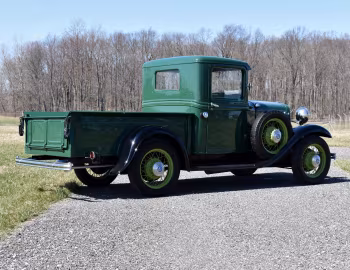 1932 Ford V8 Closed Cab Pickup (18-B82)