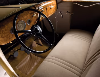 Interior 1935 Ford V8 Deluxe 3-window Coupe (#18-3004176)