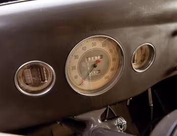 Tableau de bord 1935 Ford V8 Deluxe 3-window Coupe [Canada] (#18C-10178)