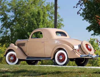 1935 Ford V8 Deluxe 3-window Coupe (#18-1974396)