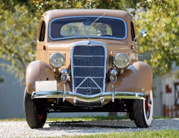1935 Ford V8 Deluxe 3-window Coupe (#18-1974396)