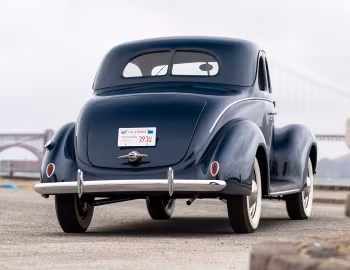 1938 Ford V8 Deluxe 5-window Coupe (81A-770В)