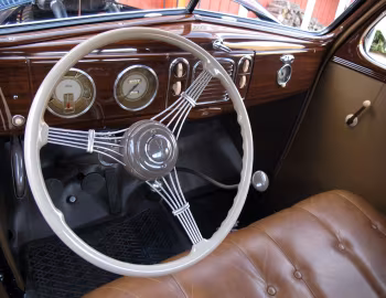 Panel frontal 1938 Ford V8 Deluxe 5-window Coupe (81A-770В)