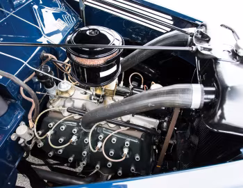 Bajo el capó 1938 Ford V8 Deluxe 5-window Coupe (81A-770В)