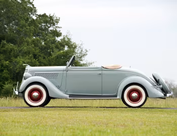 1935 Ford V8 Deluxe Cabriolet