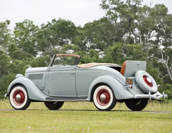 1935 Ford V8 Deluxe Cabriolet