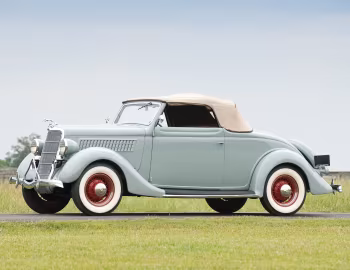 1935 Ford V8 Deluxe Cabriolet