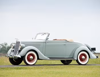 1935 Ford V8 Deluxe Cabriolet